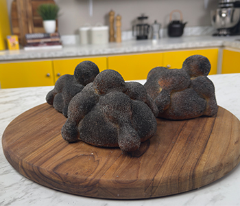 Pan de muerto con ceniza de totomoxtle
